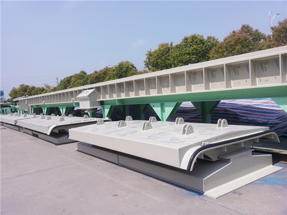 興隆防腐設(shè)備-槽蓋